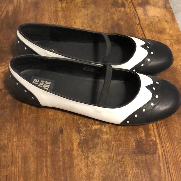 Retro flats - Picture 2 of 3